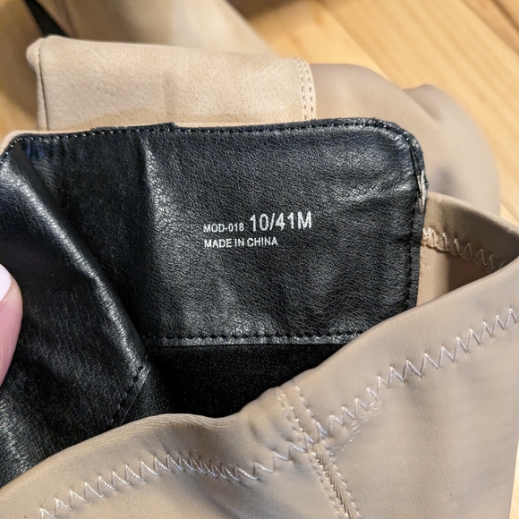 Dirty Laundry™ Manifest Boot in natural smooth - Picture 8 of 10